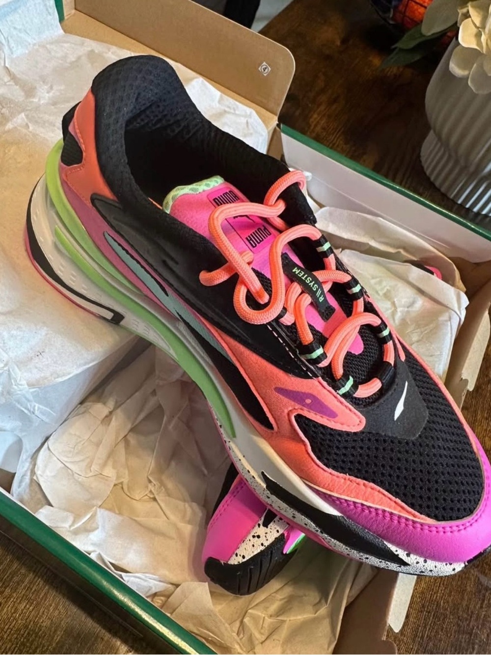 Puma Women’s Black, Pink & Green Athletic Running Shoes size 7 !